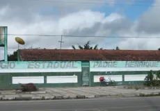 Aluna de 16 anos é agredida por colega em frente à escola após recusar pedido de namoro, na Bahia