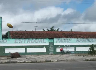 Aluna de 16 anos é agredida por colega em frente à escola após recusar pedido de namoro, na Bahia