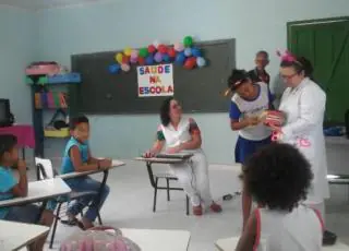 Alunos da Escola Municipal Antônio de Jesus Gomes participam de palestra sobre Saúde Bucal