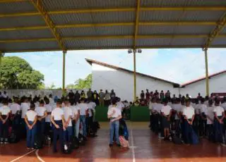 Alunos da rede municipal de ensino retornam às aulas presenciais em Caravelas