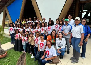 Alunos do Instituto Tambor de Raiz conhecem instalações da Suzano, em Mucuri