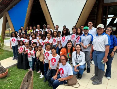 Alunos do Instituto Tambor de Raiz conhecem instalações da Suzano, em Mucuri