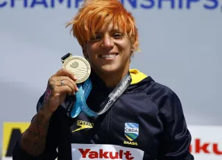 Ana Marcela é pentacampeã mundial dos 25 km na maratona aquática