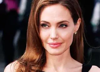 Angelina Jolie estaria pesando 33 quilos, segundo revista