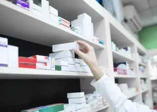 Anvisa suspende lote de remédio para hipertensão por risco de contaminação por cacos de vidro 