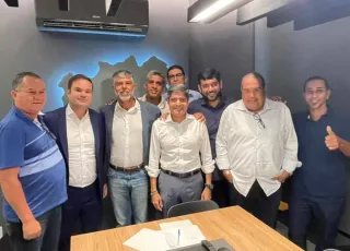 Ao lado de Sandro Régis, lideranças municipais declaram apoio a ACM Neto e Cacá Leão