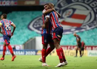 Após dois meses, Bahia volta a vencer e deixa Z-4 do Brasileirão