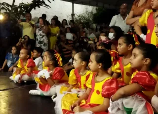 Apresentações culturais marcam a noite da Primeira Mostra Cultural 2022 de Teixeira de Freitas 