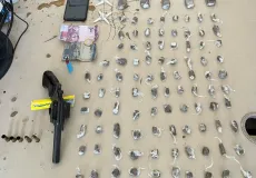 Homem morre em troca de tiros com a polícia em Santa Cruz Cabrália; arma e drogas foram apreendidas