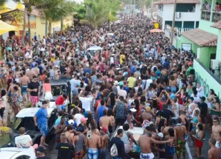 Arrastões na orla e grandes atrações no palco prometem agitar o segundo dia do carnaval 2024 de Alcobaça