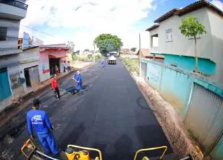 Asfaltamento da Rua Dr. José de Alencar (Água na Boca) está quase concluído