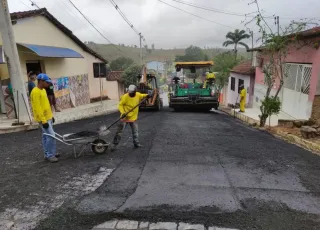 Asfalto - Nova etapa vai ligar asfalto da BA-290 à Praça da Liberdade, em Itanhém