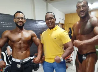 Atletas do Extremo Sul da Bahia se destacam em competição nacional de fisiculturismo no Espírito Santo