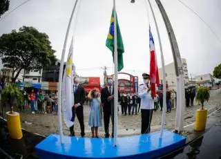 Ato cívico realizado pela Prefeitura marca Sete de Setembro em Teixeira de Freitas