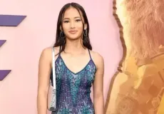 Atriz de 'Godzilla vs Kong' morre aos 18 anos em acidente de carro nos EUA
