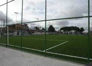 Aulas de futebol na Praça Valter Cezar, do bairro Liberdade 2, ainda têm vagas; saiba como se inscrever