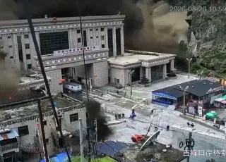 Avalanche provoca enchentes devastadoras no Nepal, deixa mortos e centenas de desaparecidos