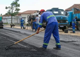 Avenida das Galáxias  no bairro Bonadiman começa a receber pavimentação asfaltíca 