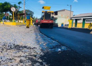 Avenida principal de Barra de Caravelas está sendo asfaltada