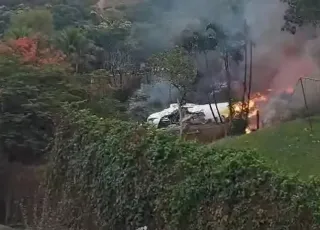 Avião com 62 pessoas a bordo cai em Vinhedo, no interior de SP; Vídeos mostram queda