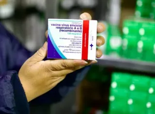  Bahia recebe mais de 44 mil doses da vacina contra o vírus sincicial respiratório nesta quarta-feira (3)