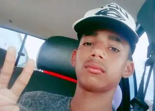 Baleado, adolescente de 14 anos morre sentado encostado a parede do quarto da avó em Posto da Mata