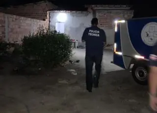 Bandidos invadem casa é executa homem debaixo da cama no Rosa de Luxemburgo em Teixeira