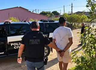 "Batman” é preso em flagrante durante investigação sobre tráfico e receptação em Eunápolis