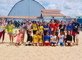 Beach Tennis na Escola: Projeto “Pegue essa Bola” agita Colégio Afrânio em Nova Viçosa