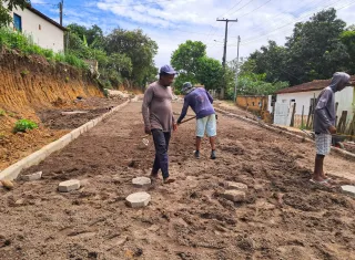 Bemtivi destaca avanço do calçamento da entrada de Santa Rita e moradores celebram transformação