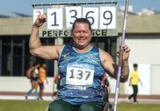 Beth Gomes quebra recorde mundial paralímpico no lançamento de dardo