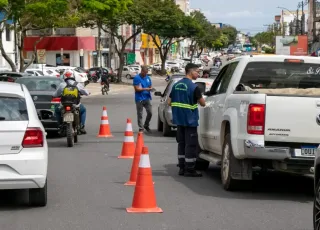 Blitz educativa reúne ações da Semana Nacional de Trânsito e do Dia da Árvore em Teixeira de Freitas