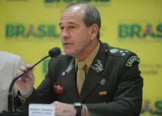 Bolsonaro anuncia o general Fernando Azevedo e Silva para a Defesa