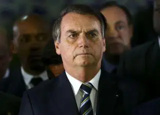 Bolsonaro aprova lei de internação involuntária de dependente químico