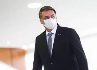 Bolsonaro pede impeachment de ministros do STF a senador