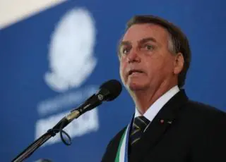 Bolsonaro veta PL que dispensa carência do INSS para novas doenças