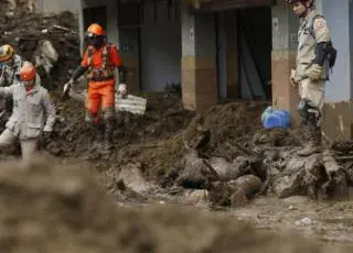 Bombeiros atualizam número de mortos em Petrópolis para 176