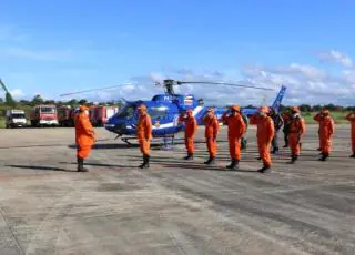 Bombeiros militares da Bahia embarcam para o Rio de Janeiro e reforçarão resgate em Petrópolis-RJ