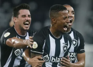 Botafogo vence Bragantino e aumenta chances de vaga na Libertadores