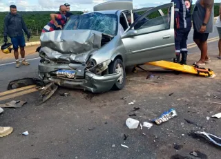 BR-101: colisão entre Fiat Toro, Prisma e Classic deixa seis feridos graves