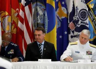 Brasil assina com EUA acordo militar para ampliar mercado