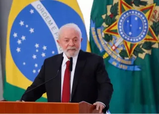 Brasil assume presidência do G20 e terá desafios com guerras, questão climática e Putin  