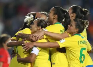 Brasil lidera com Argentina Copa América de futebol feminino