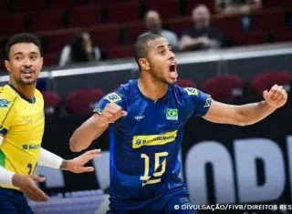 Brasil volta a vencer no Mundial e se garante nas oitavas de final