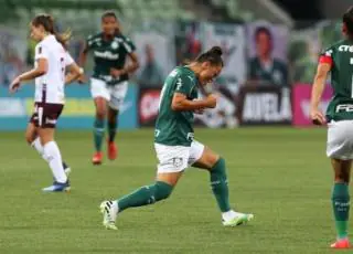 Brasileiro Feminino: Palmeiras segura pressão e bate Ferroviária