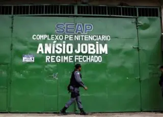 Briga entre presos deixa 15 mortos em penitenciária de Manaus