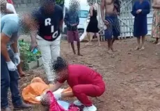 Brutalidade em MG: Recém-nascido é abandonado em terreno baldio e tem pés devorados por cães