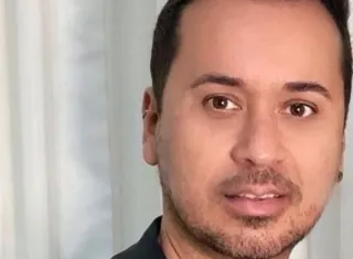 Cabeleireiro e maquiador Gustavo Lacher morre em Teixeira de Freitas; comunidade da beleza lamenta a perda