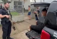 “Cabelinho” é preso em flagrante por tráfico de drogas no bairro Alecrim, em Eunápolis