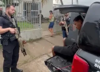 “Cabelinho” é preso em flagrante por tráfico de drogas no bairro Alecrim, em Eunápolis
